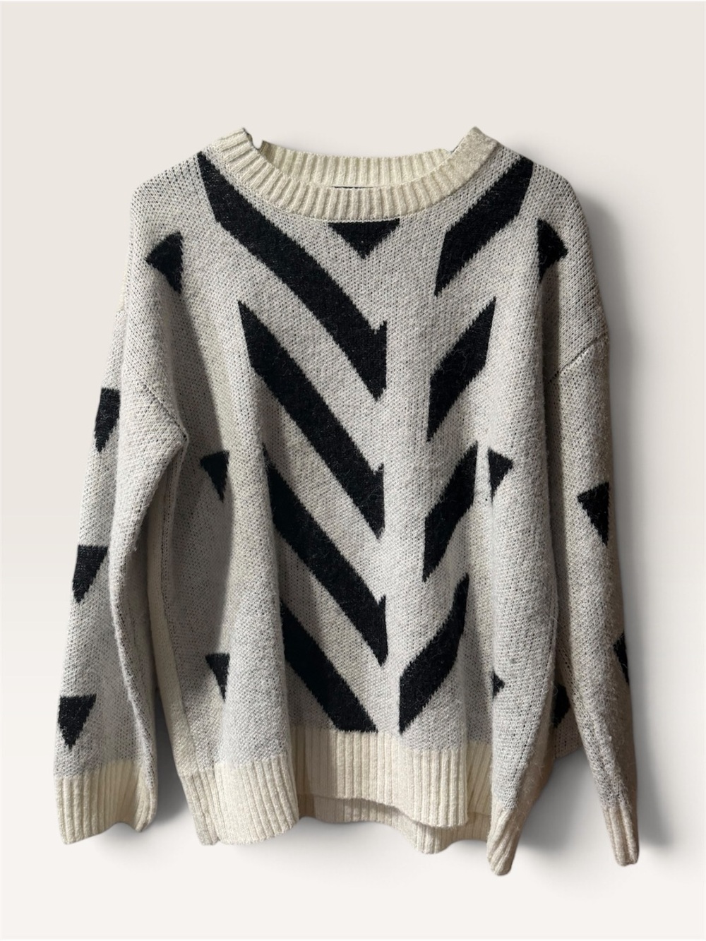 Fate Chevron-Pattern Crewneck Sweater in Cream and Black